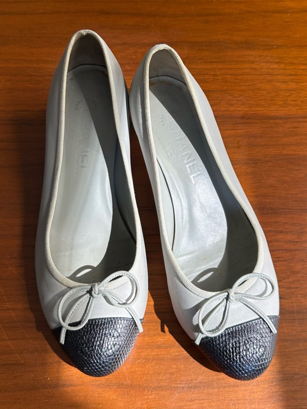 Cap-Toe Kitten Heel CC Pumps - Gray/Black, 38, Leather